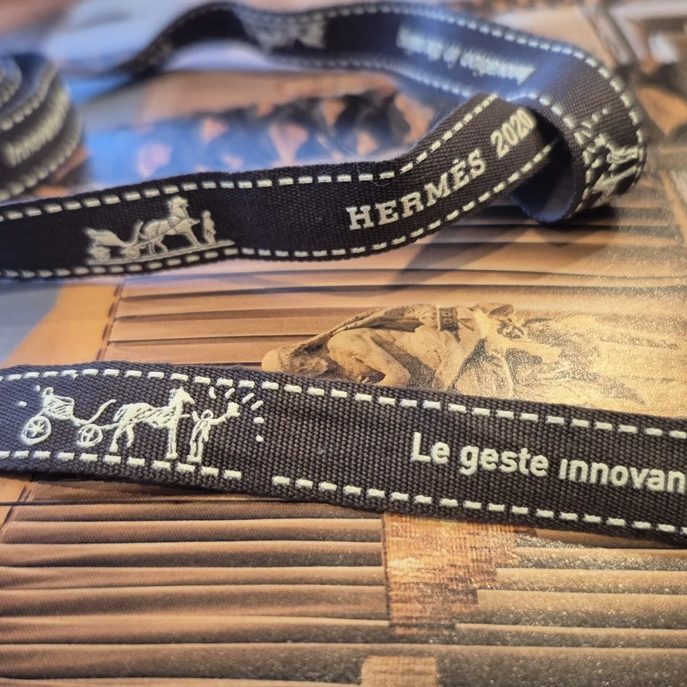 Herme`s novativation In The Making Brown Ribbon Accessory - Picture 4 of 6